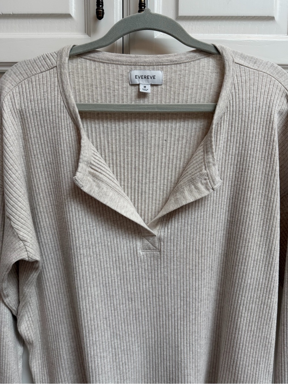 Evereve Ribbed Split Neck Long Sleeve Top Natural Beige Size Medium - Picture 4 of 8